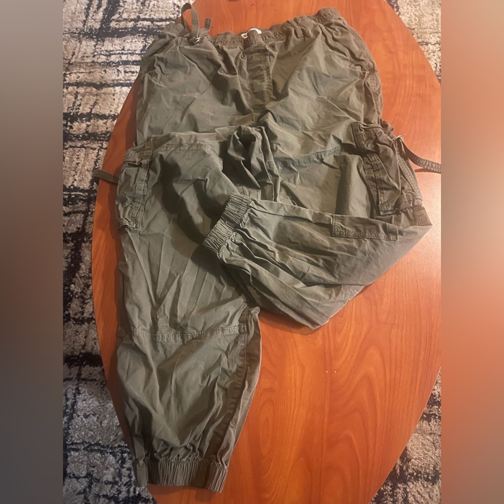 SO Olive Green Men's Cargo Shorts with Elastic Cuffs